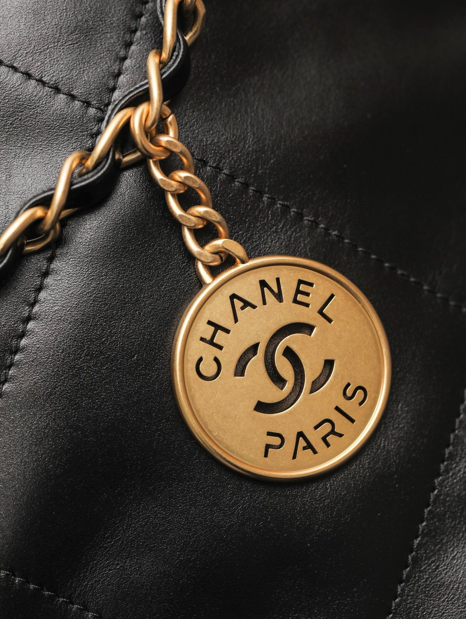Chanel 22 Bag view 30