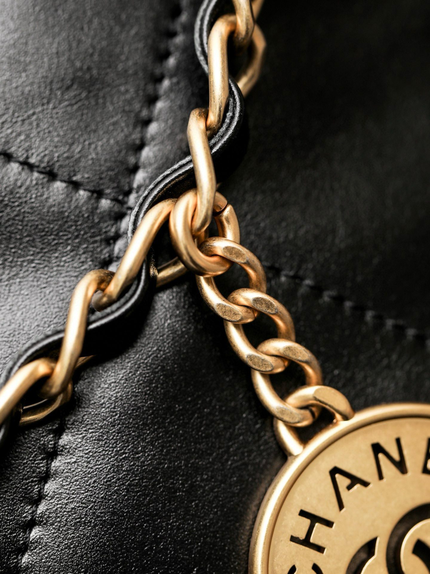 Chanel 22 Bag view 32