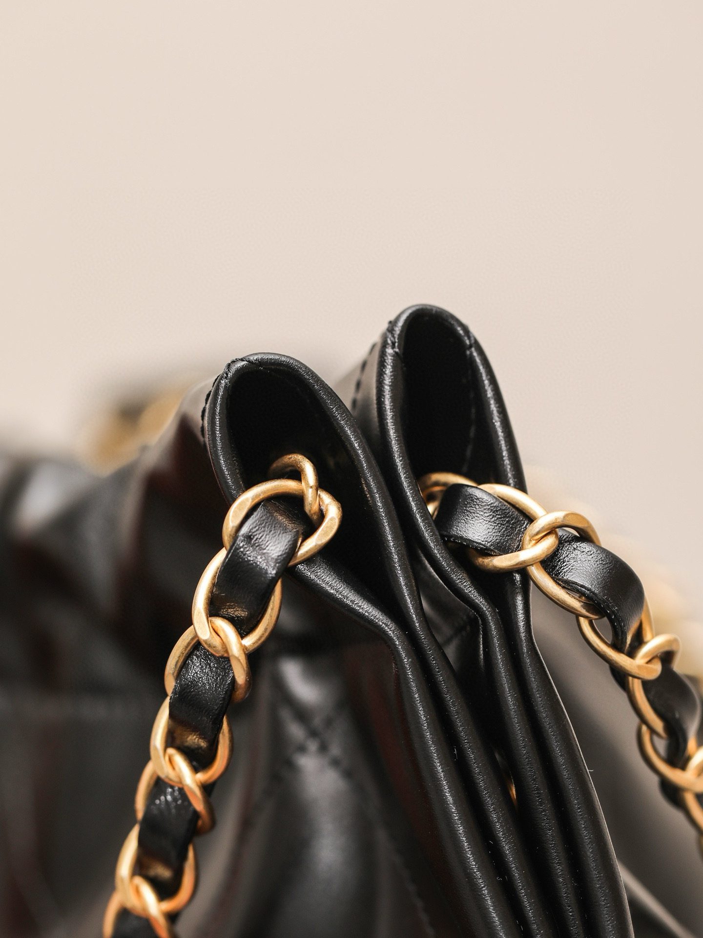 Chanel 22 Bag view 33