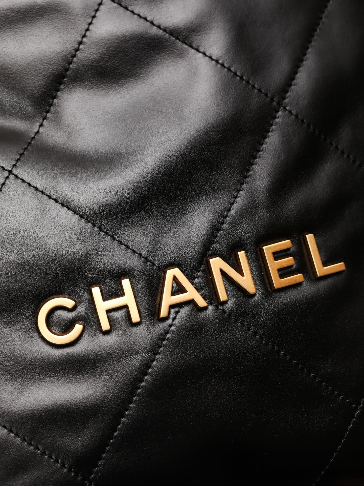 Chanel 22 Bag view 35