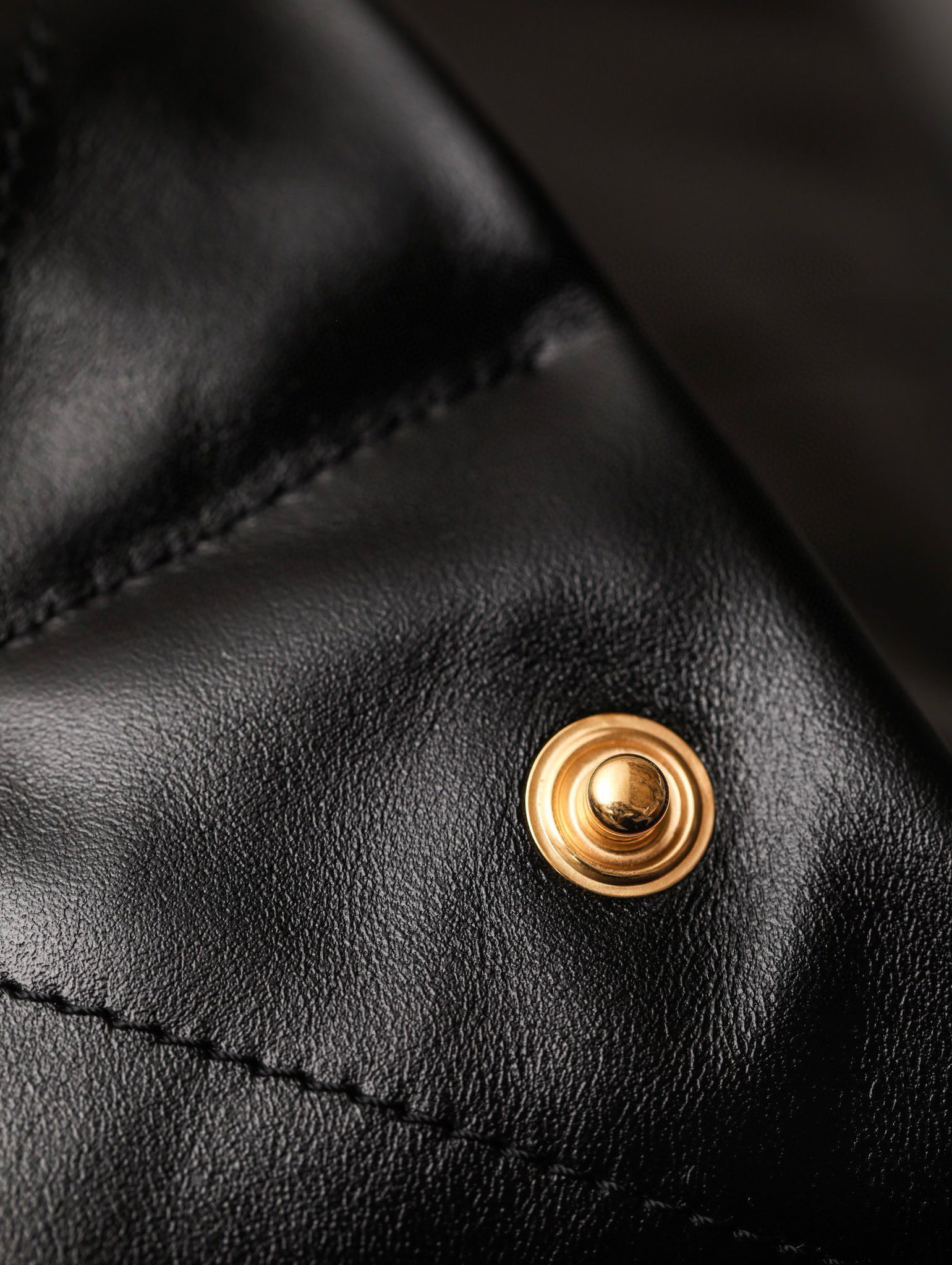 Chanel 22 Bag view 36