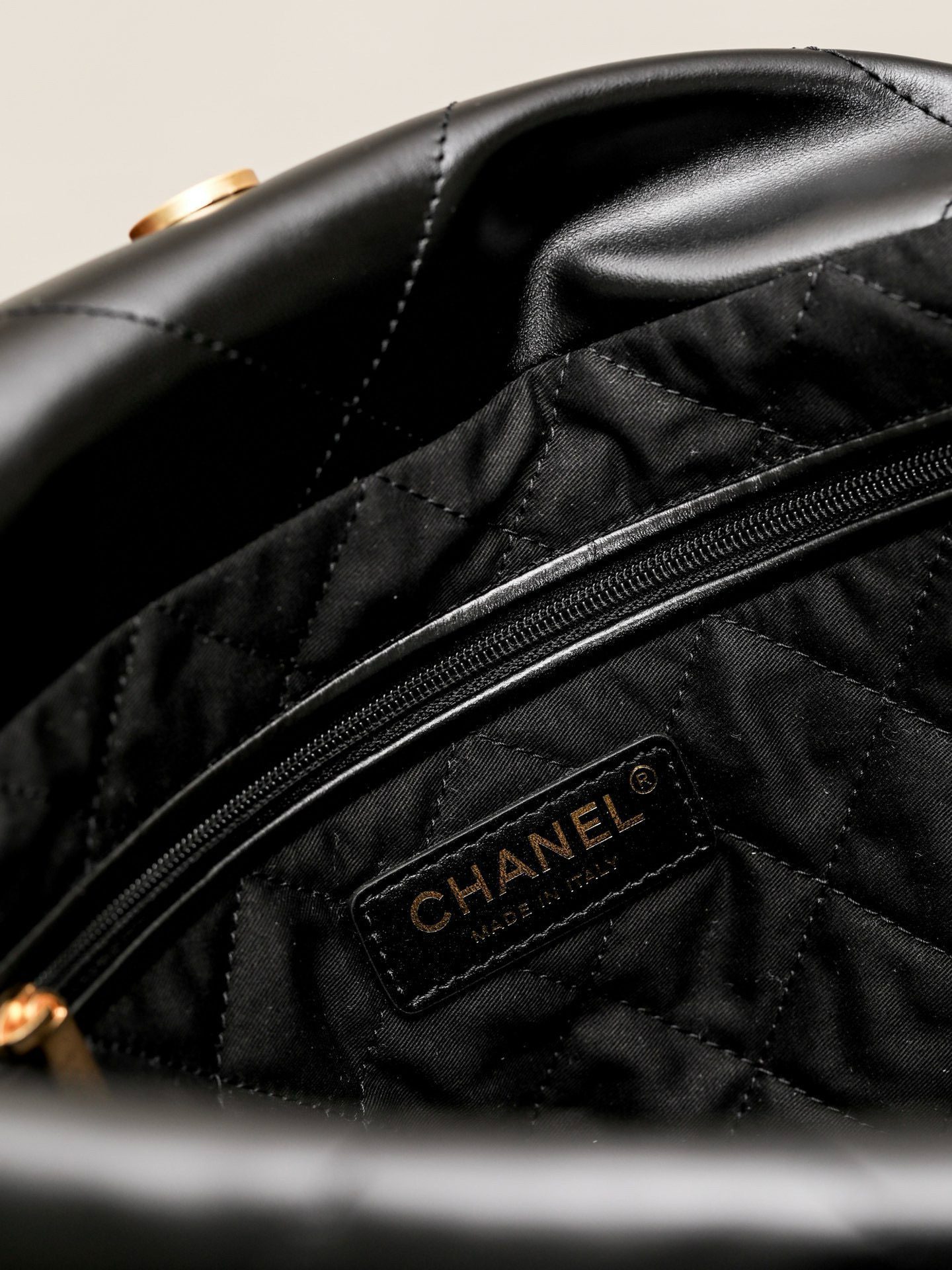 Chanel 22 Bag view 37