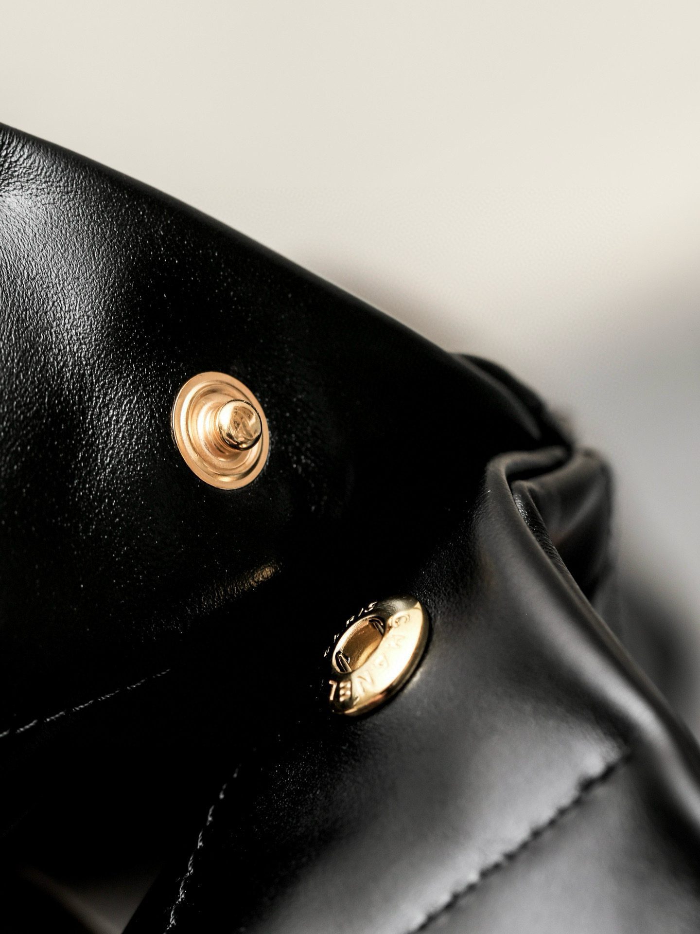 Chanel 22 Bag view 38