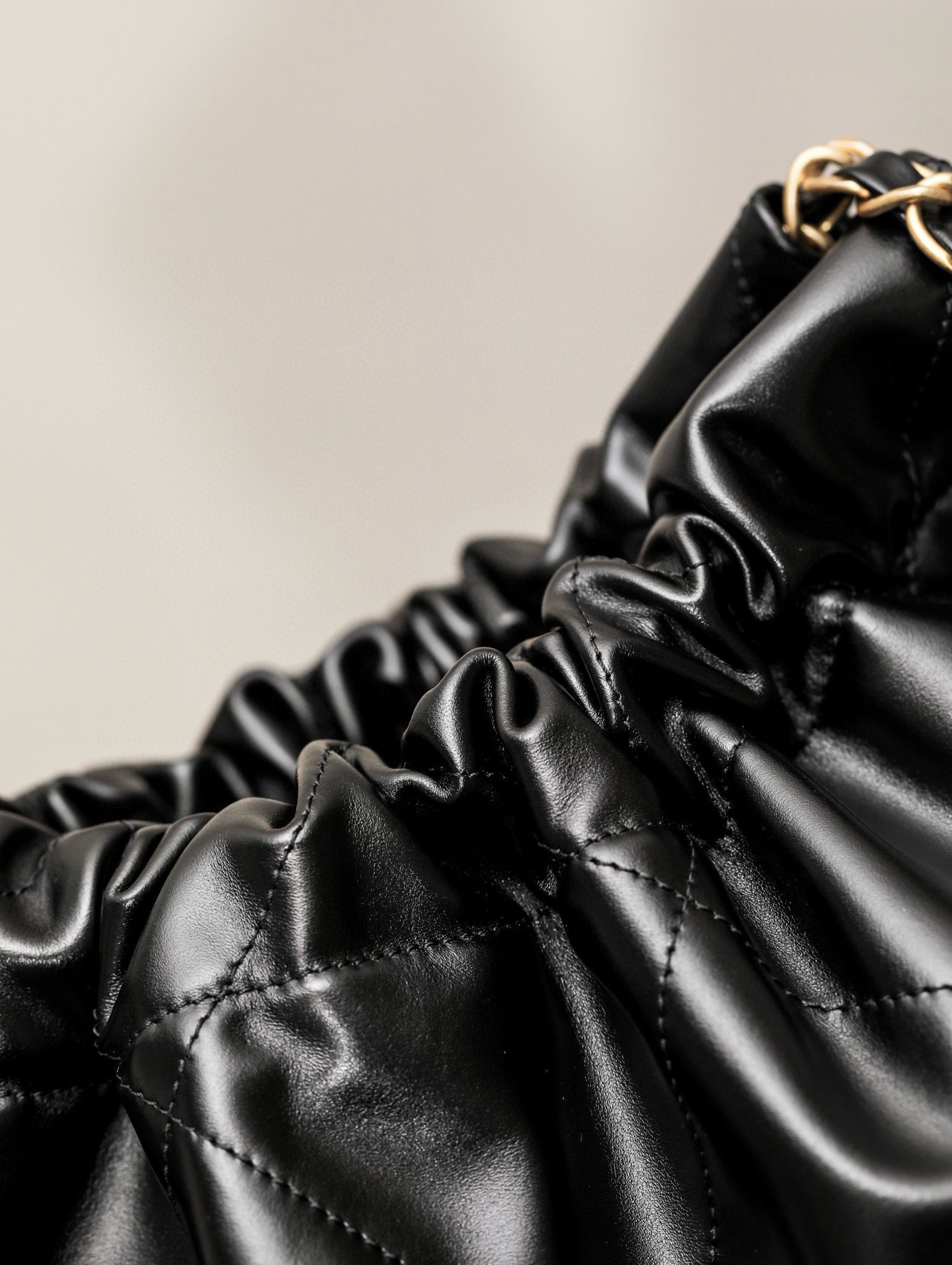 Chanel 22 Bag view 40
