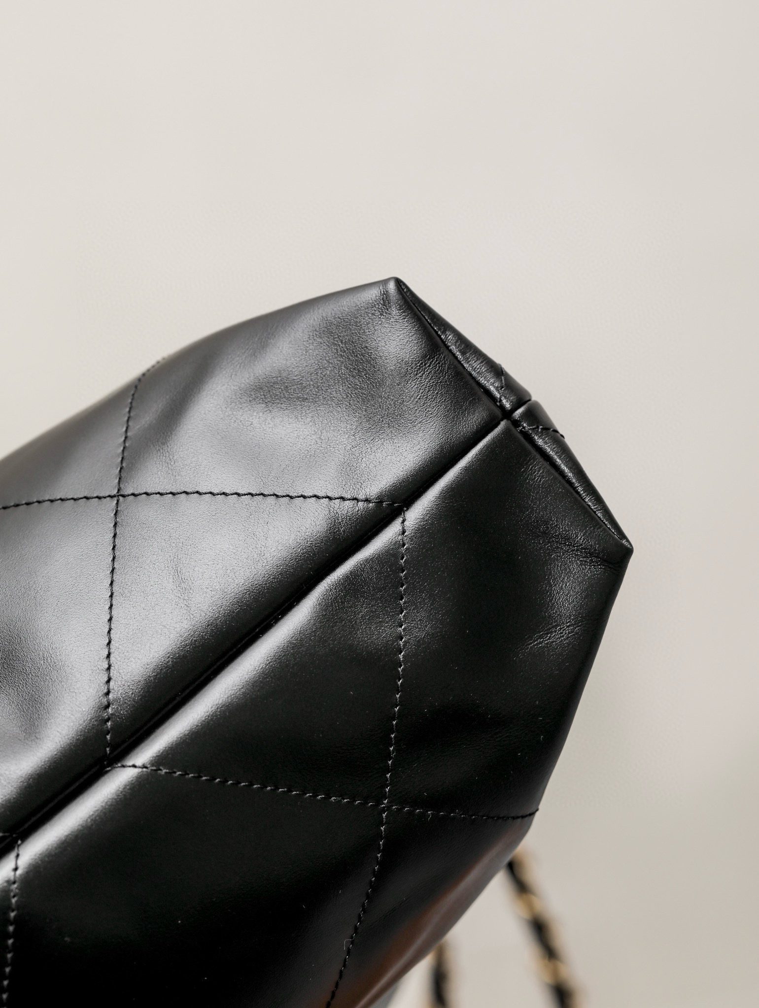 Chanel 22 Bag view 41