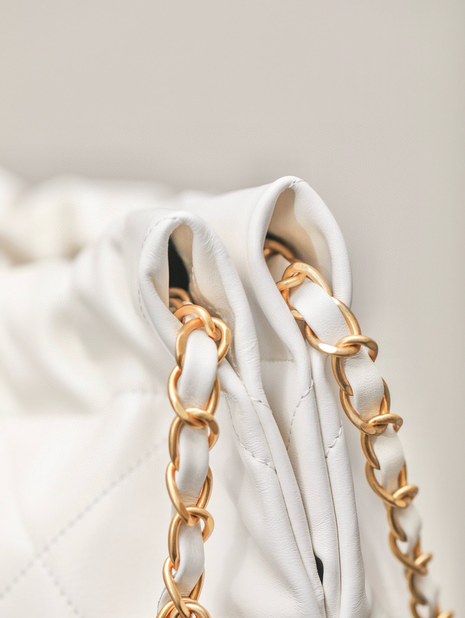 Chanel 22 Bag view 8