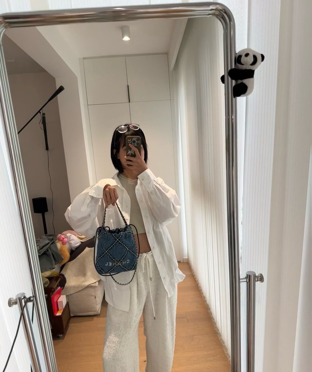 Chanel 22 Mini Bag view 11