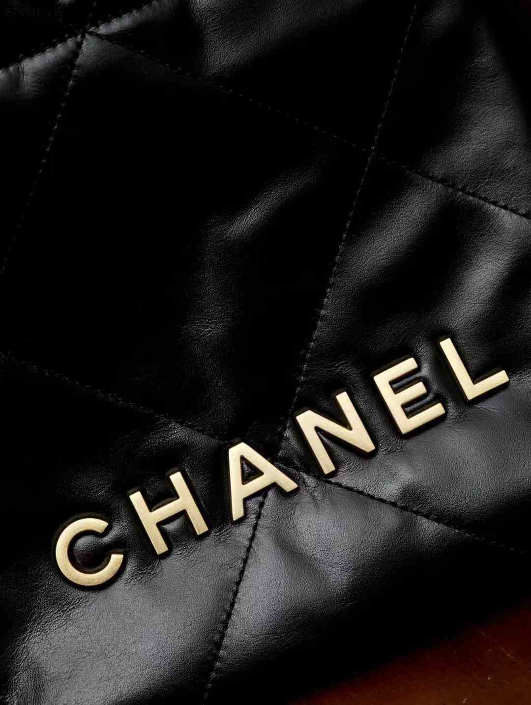 Chanel 22 Mini Bag view 12