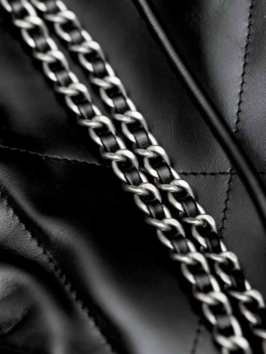 Chanel 22 Mini Bag view 24