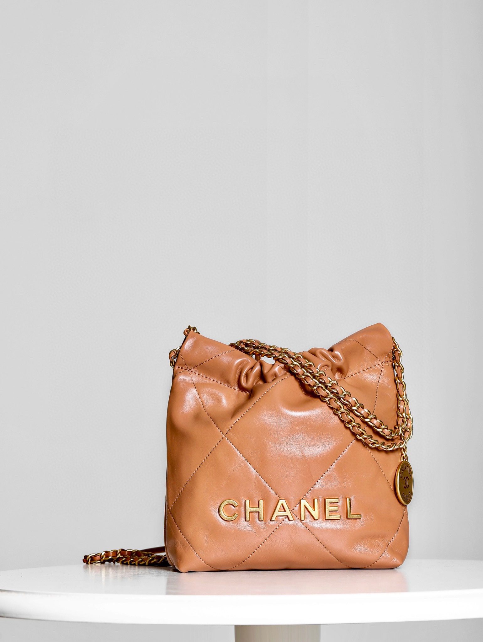 Chanel 22 Mini Bag view 4