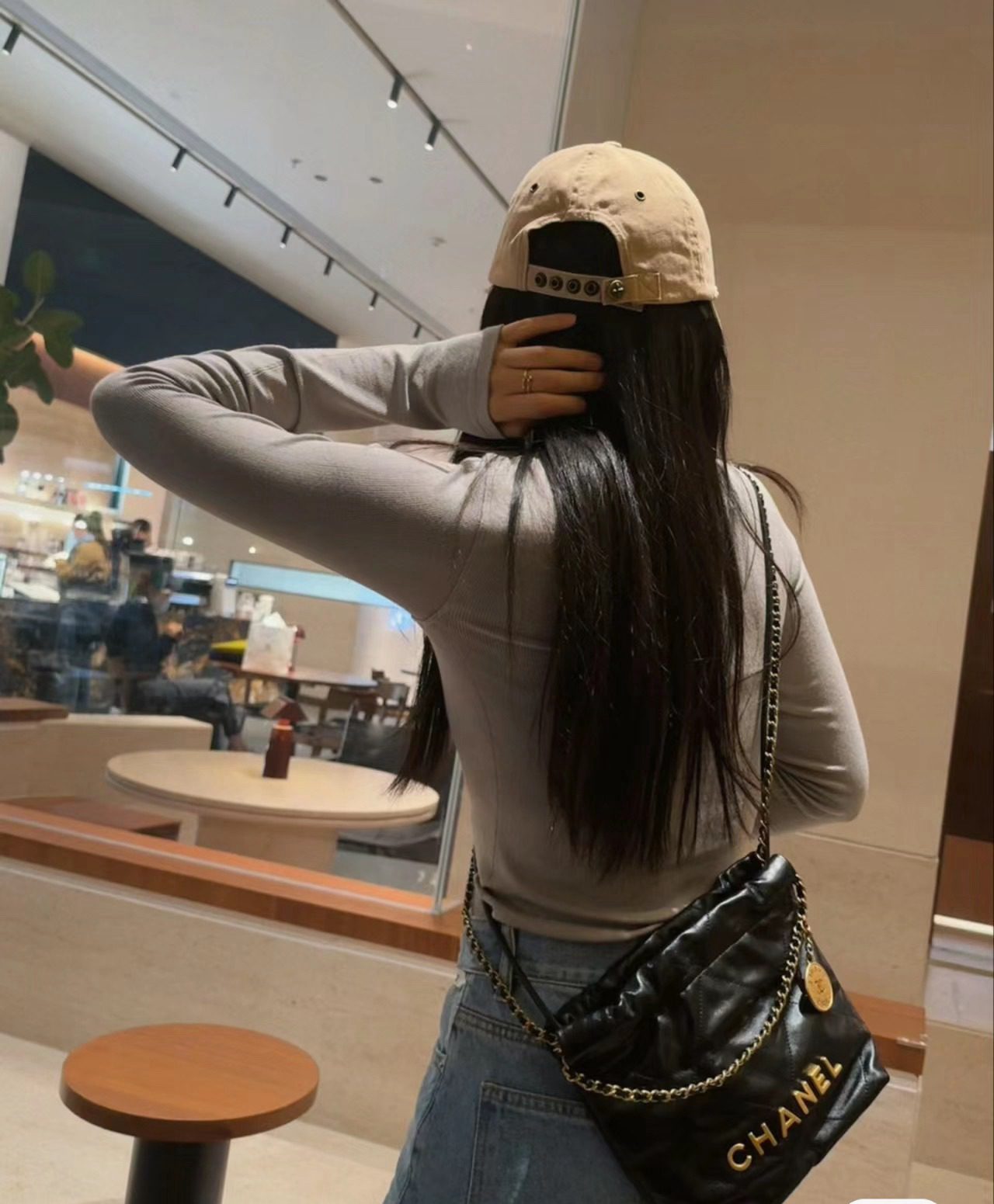 Chanel 22 Mini Bag view 8