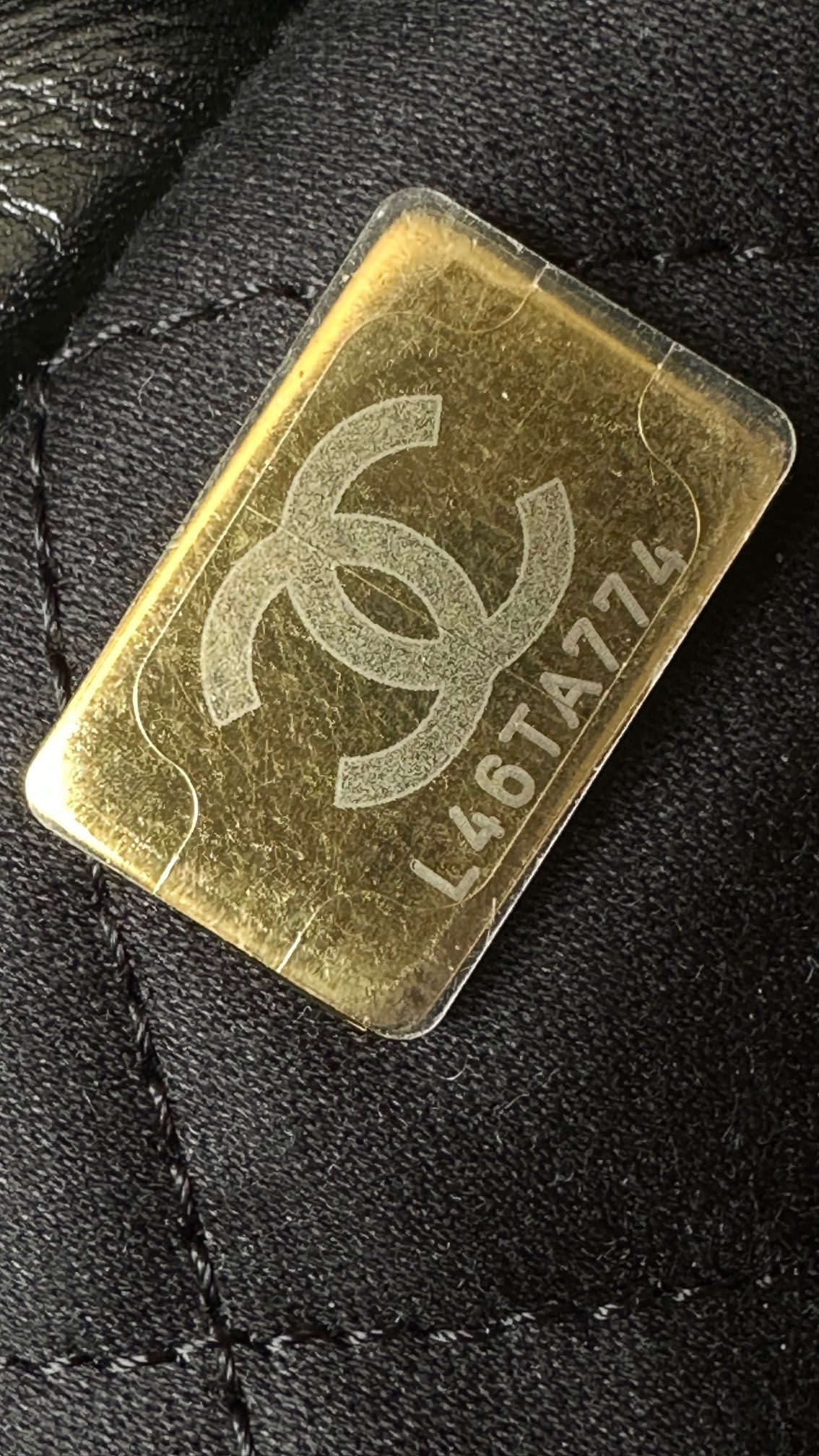 Chanel 22 Mini Bag view 5