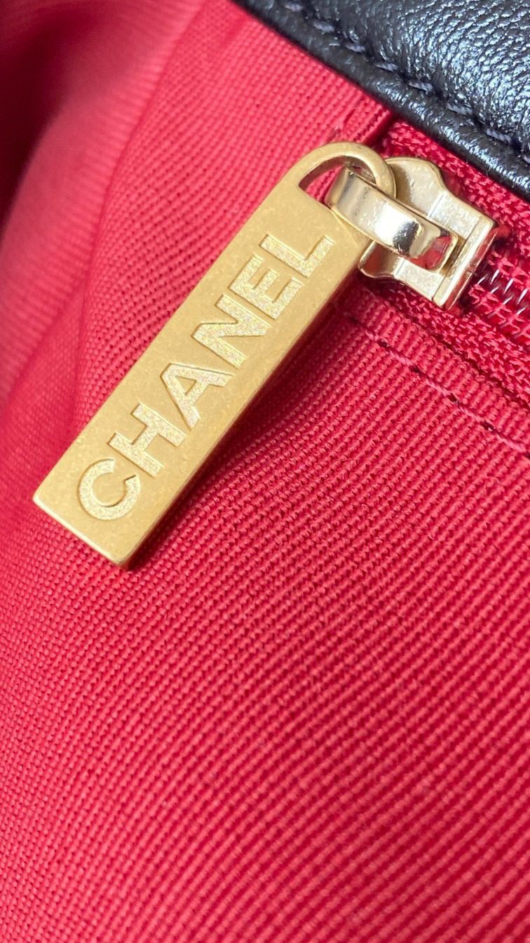 Chanel 19 Handbag view 5