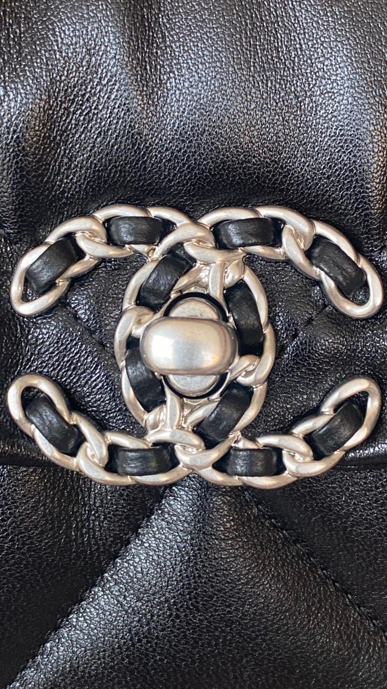 Chanel 19 Handbag view 9