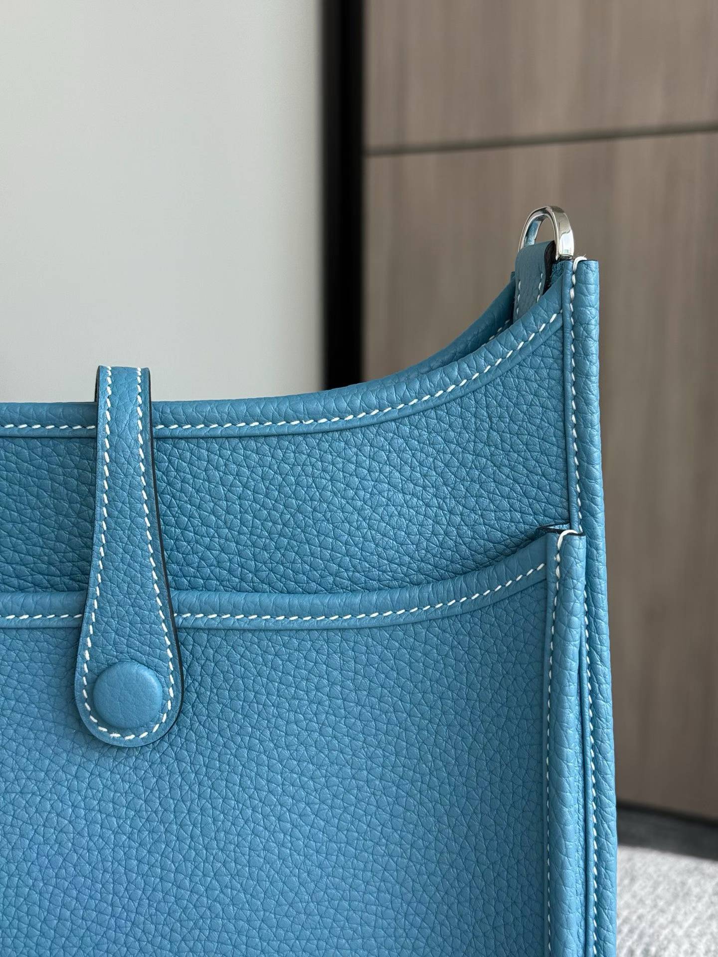 Hermès Neo Evelyne 23 Shoulderpack view 3