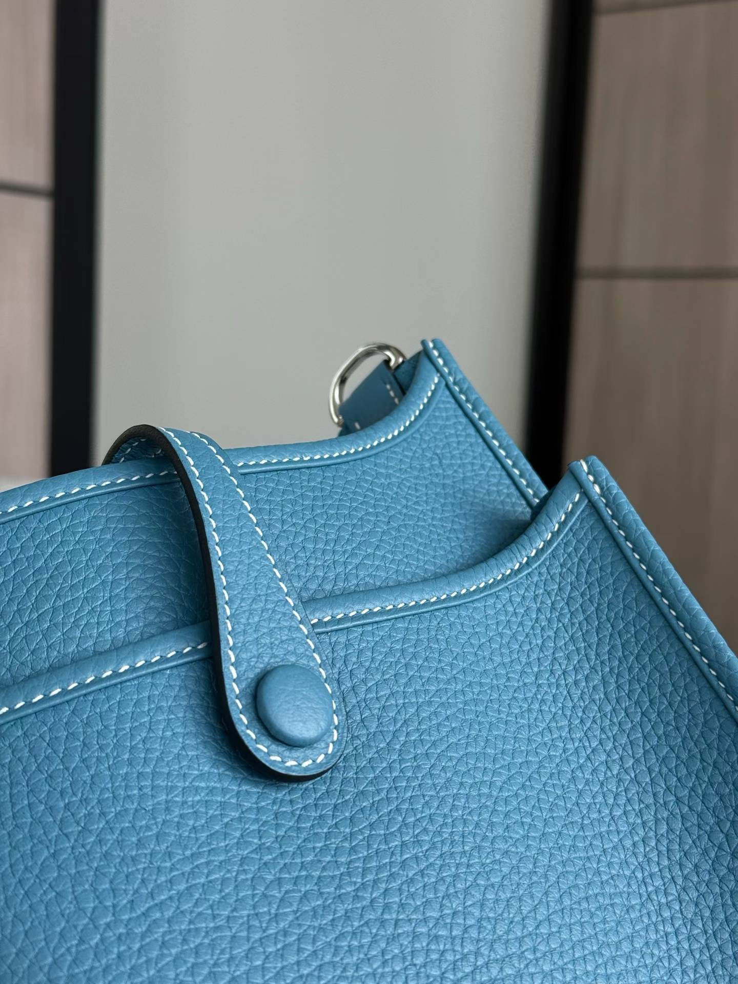 Hermès Neo Evelyne 23 Shoulderpack view 4