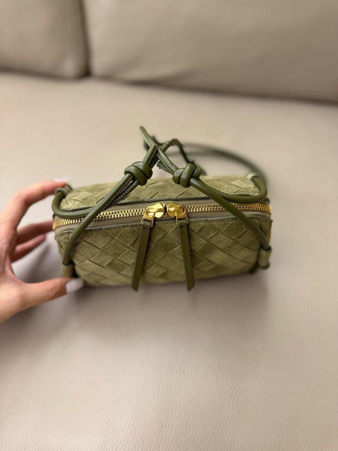 Bottega Veneta Intrecciato Concert Pouch view 3