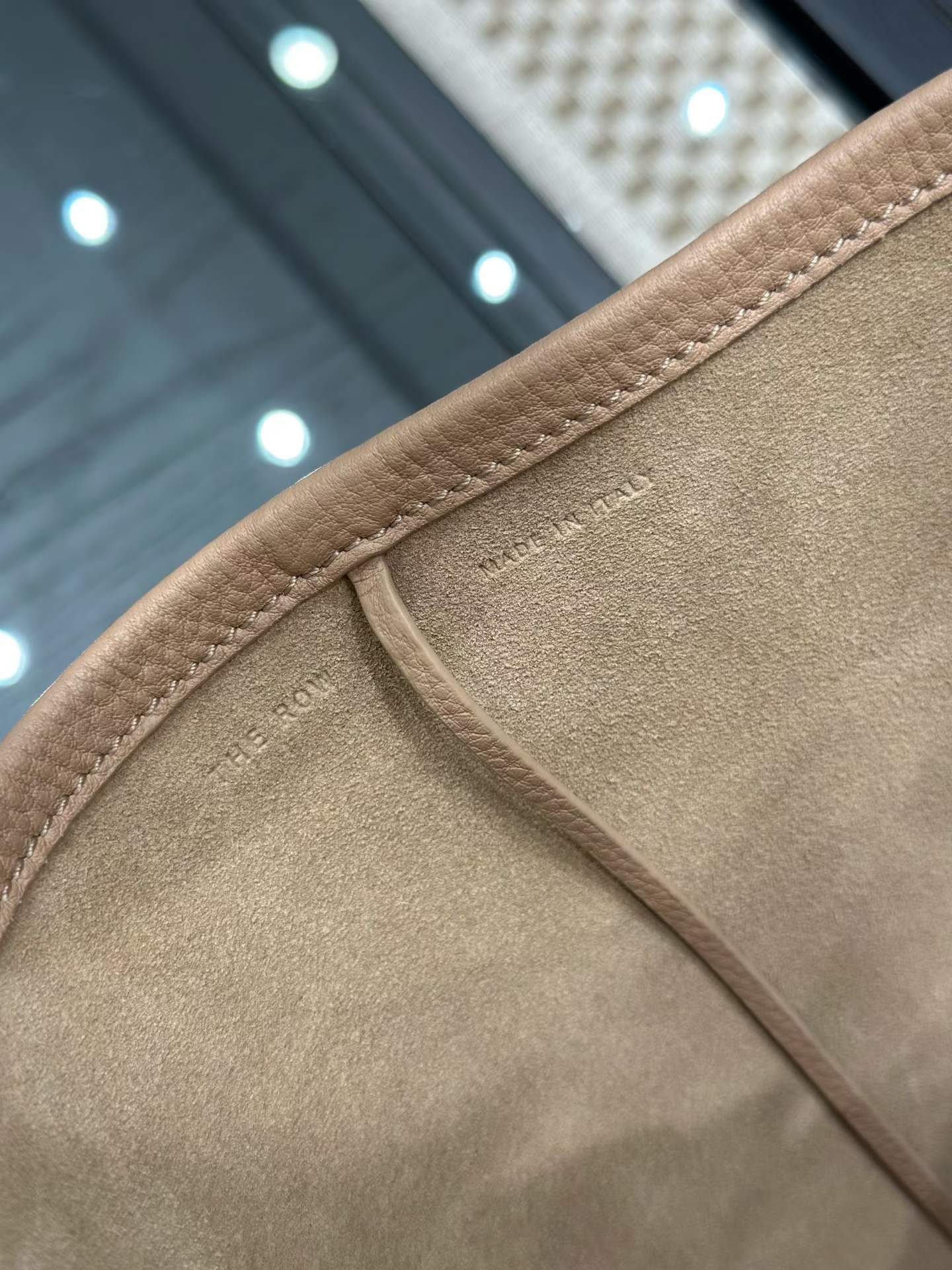 The Row N/S Park Leather tote bag view 8