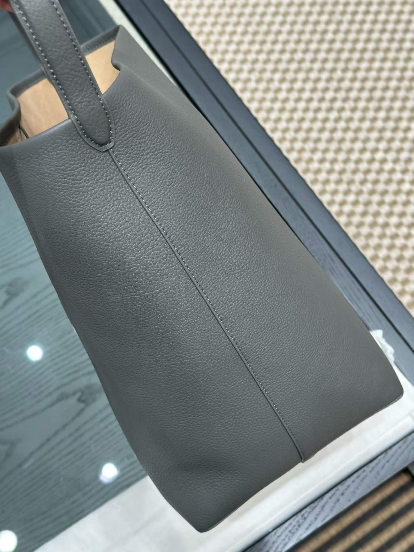 The Row N/S Park Leather tote bag view 3