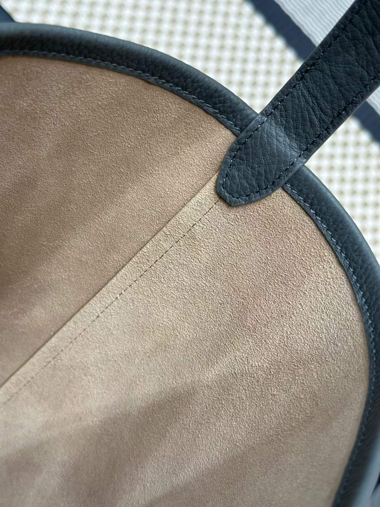 The Row N/S Park Leather tote bag view 6