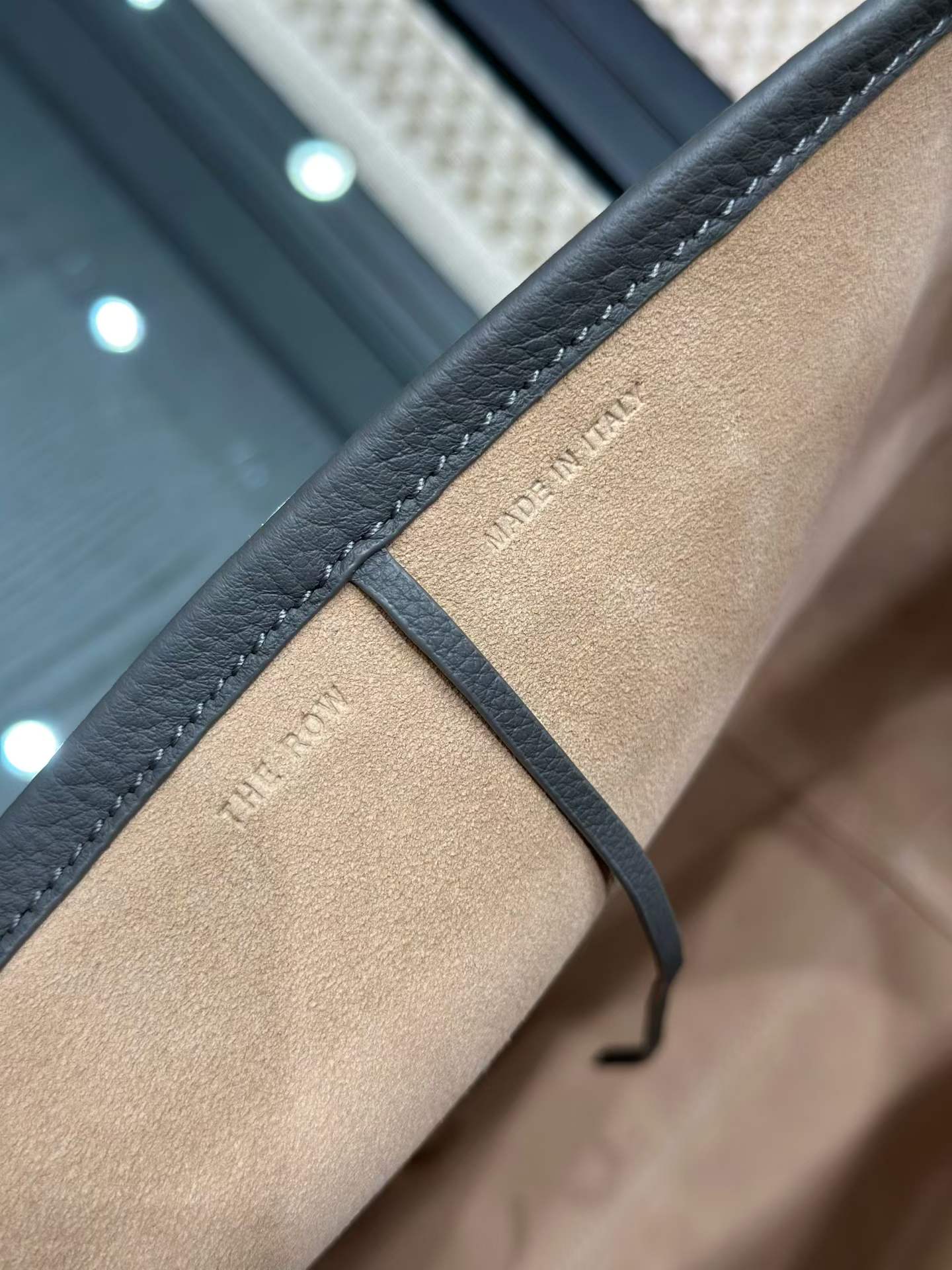The Row N/S Park Leather tote bag view 8