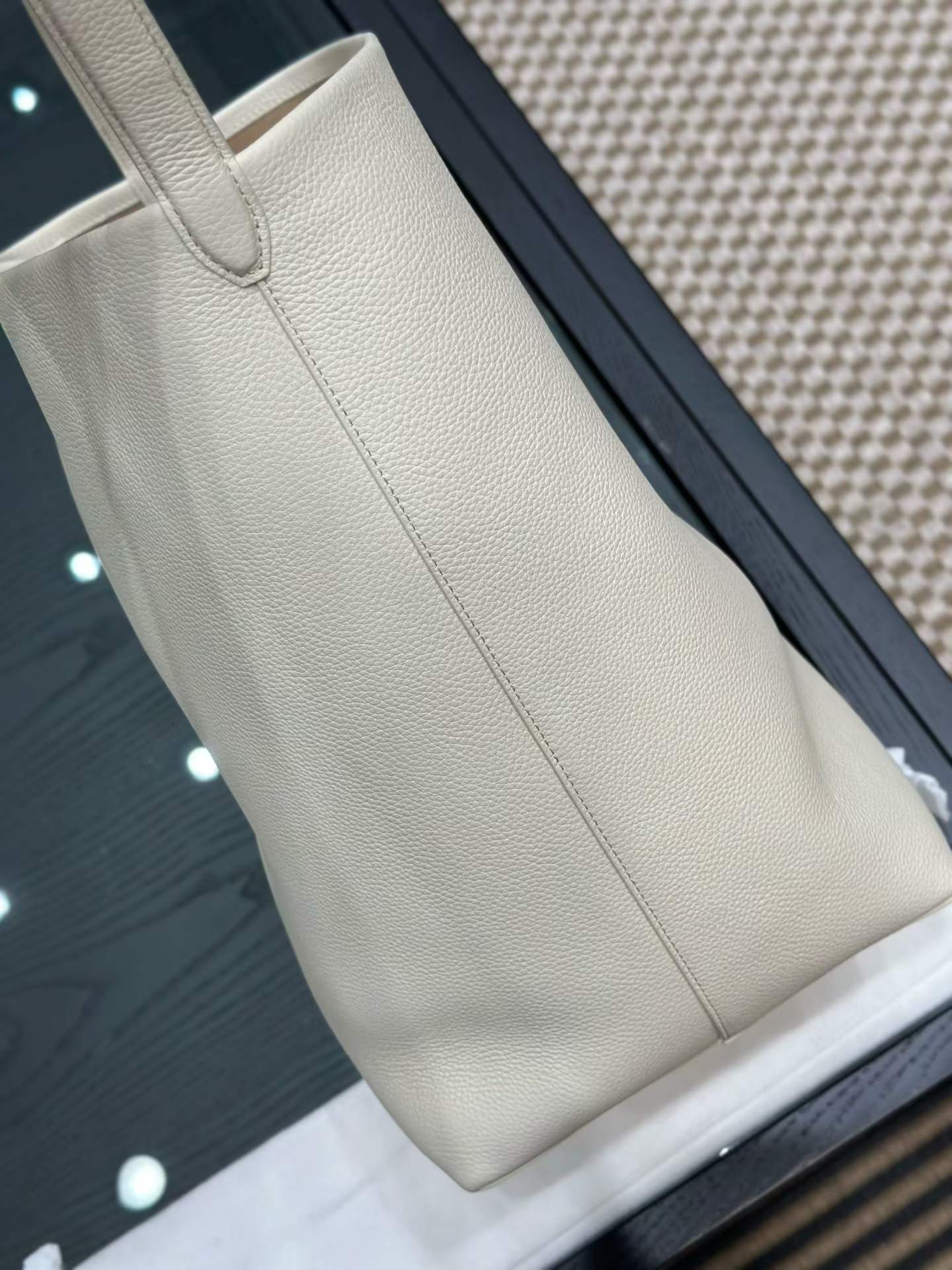 The Row N/S Park Leather tote bag view 3
