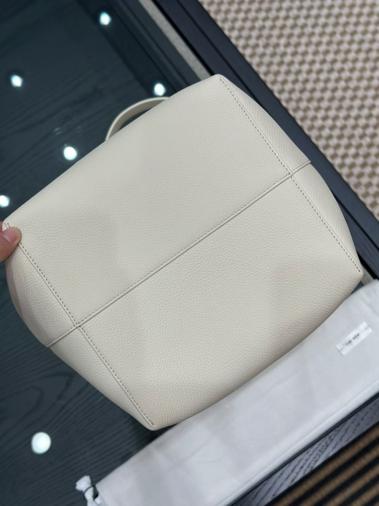 The Row N/S Park Leather tote bag view 6