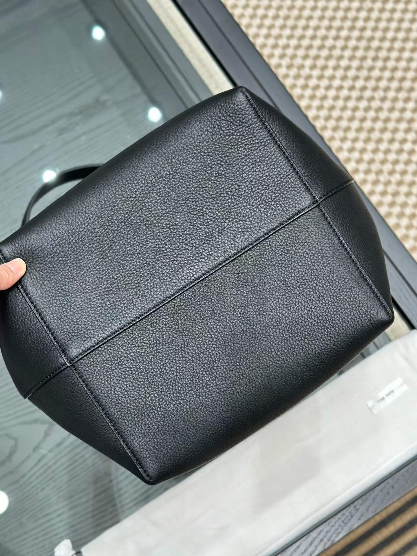 The Row N/S Park Leather tote bag view 7
