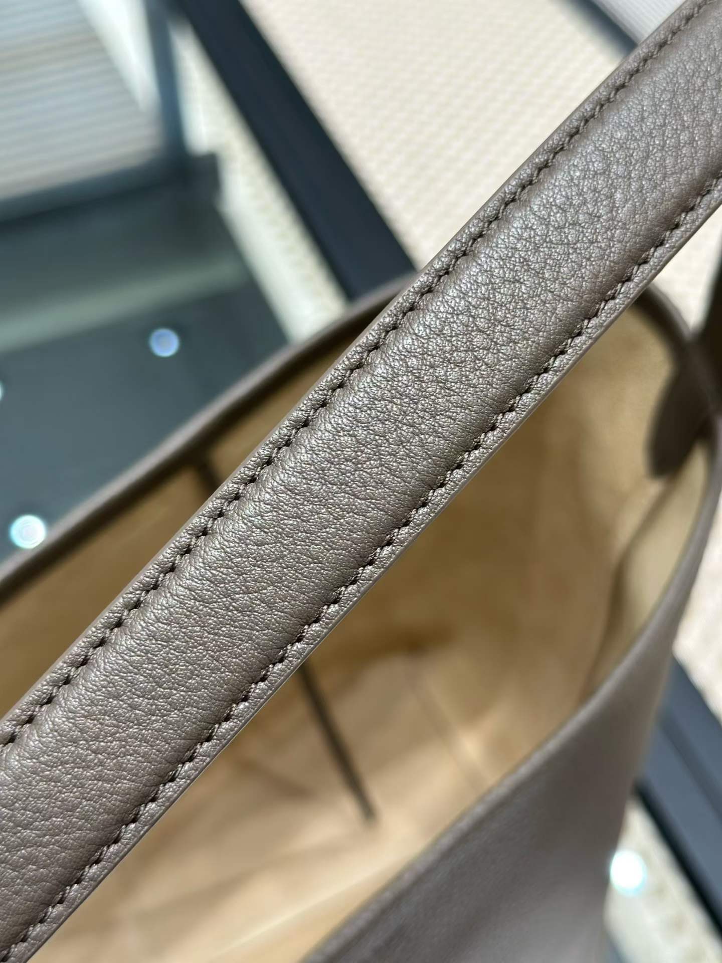 The Row N/S Park Leather tote bag view 6