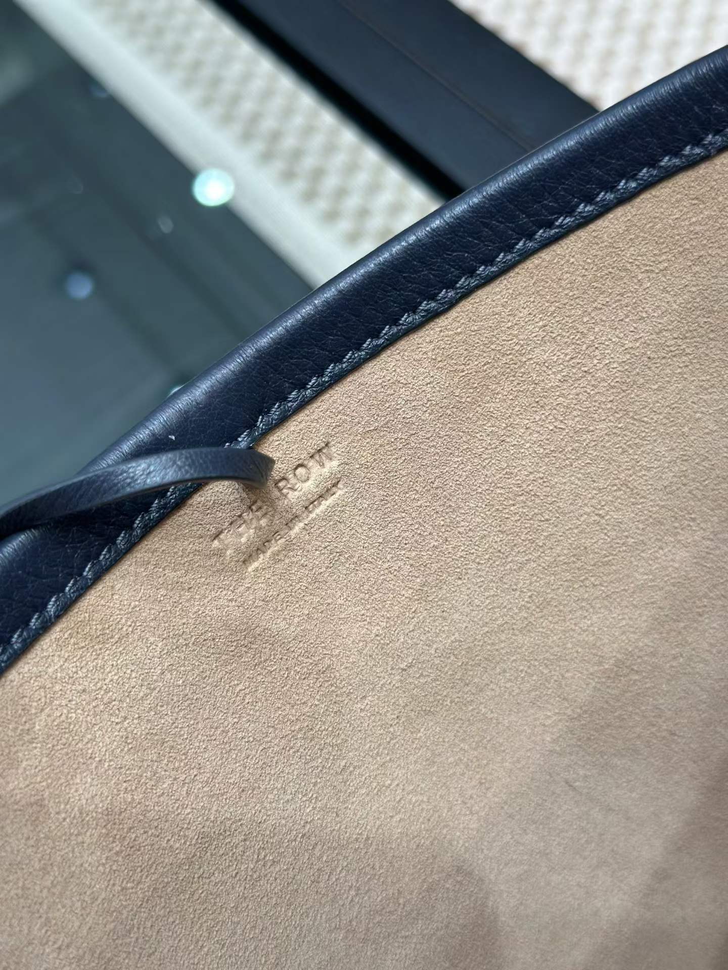 The Row N/S Park Leather tote bag view 7