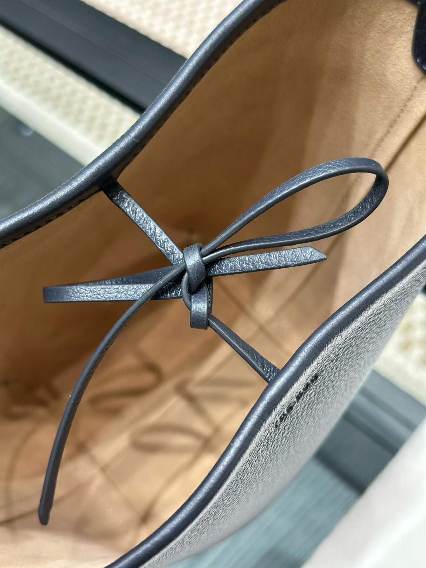 The Row N/S Park Leather tote bag view 9