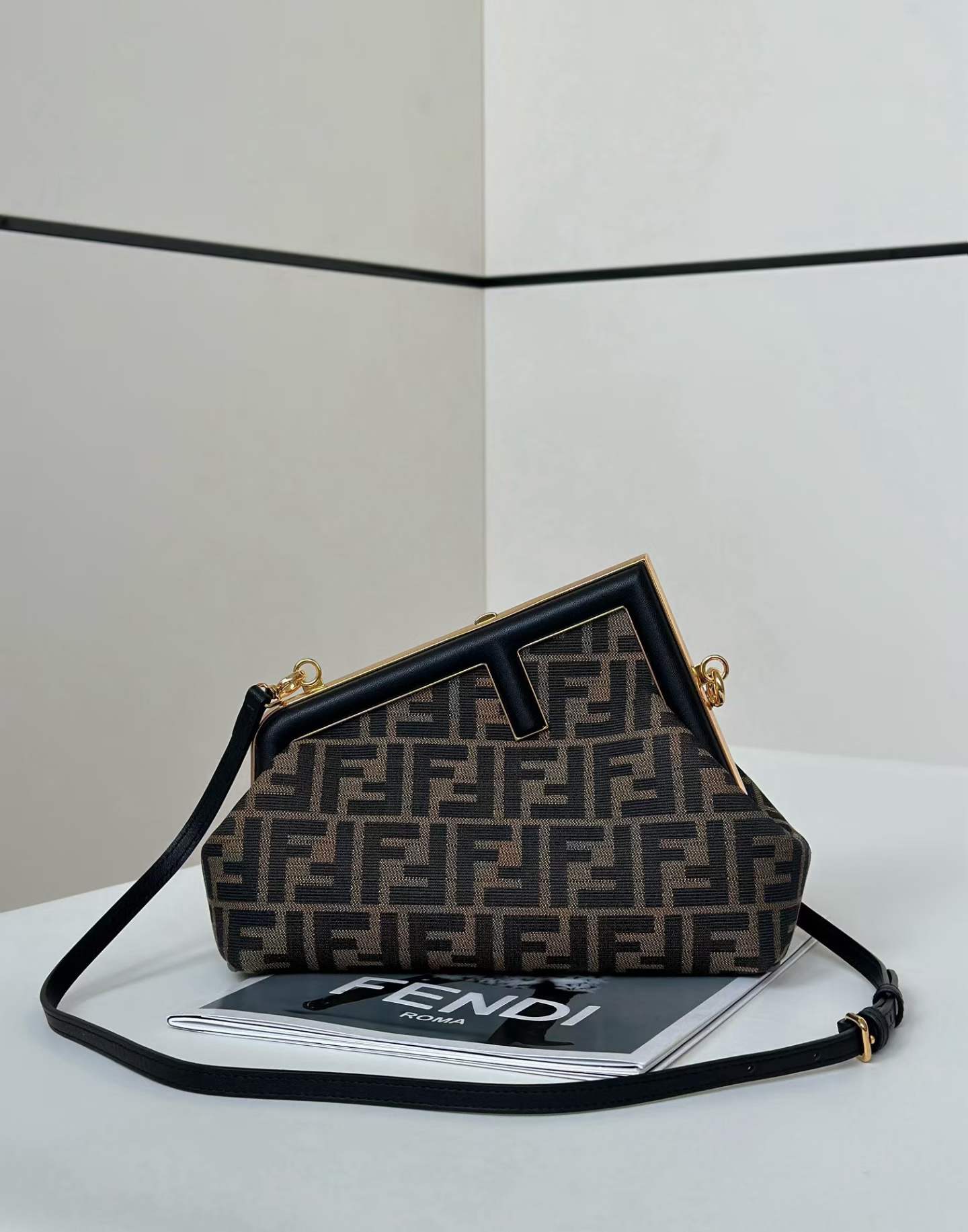 Fendi FIRST Shoulder bag view 1