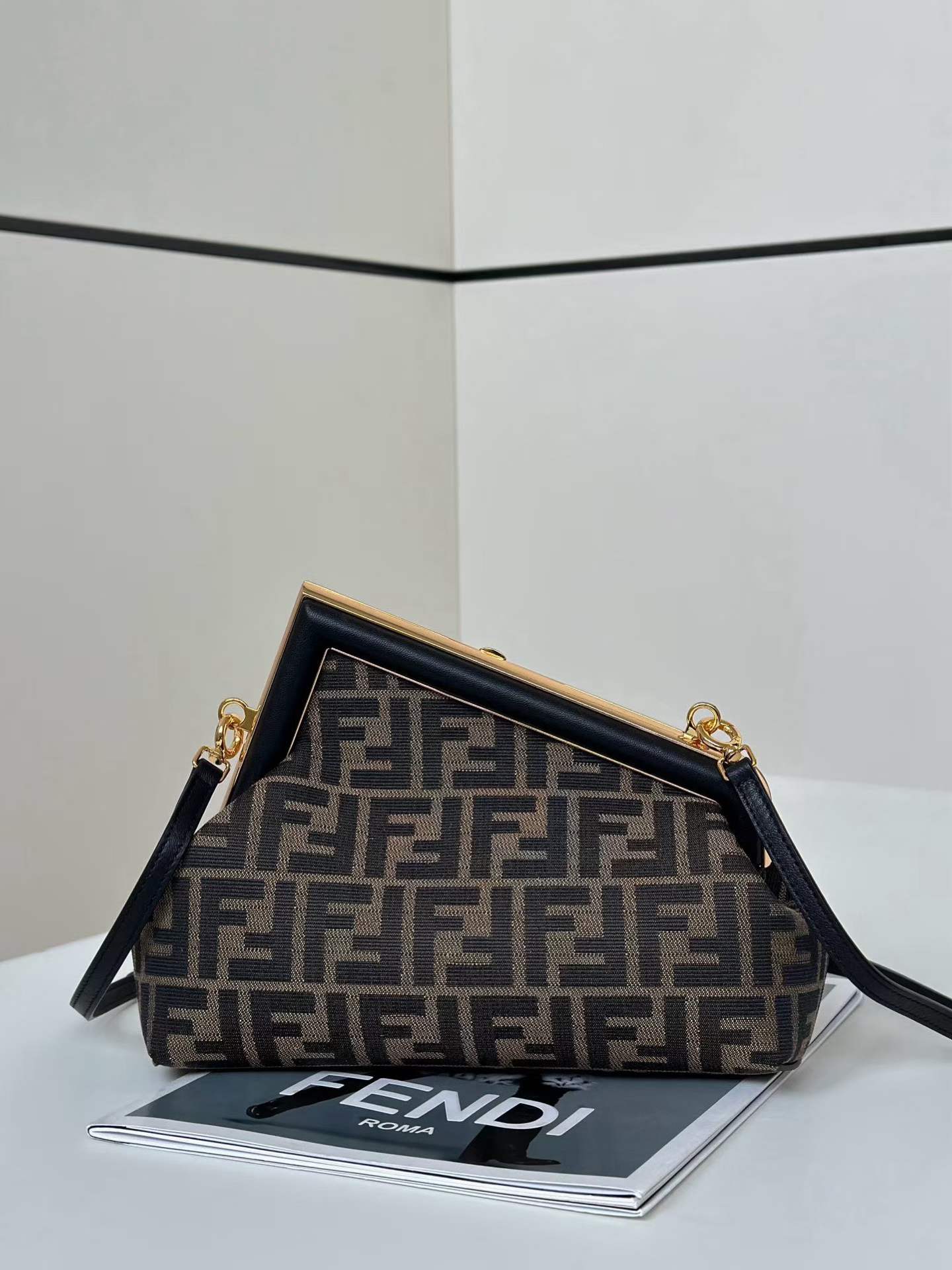 Fendi FIRST Shoulder bag view 2