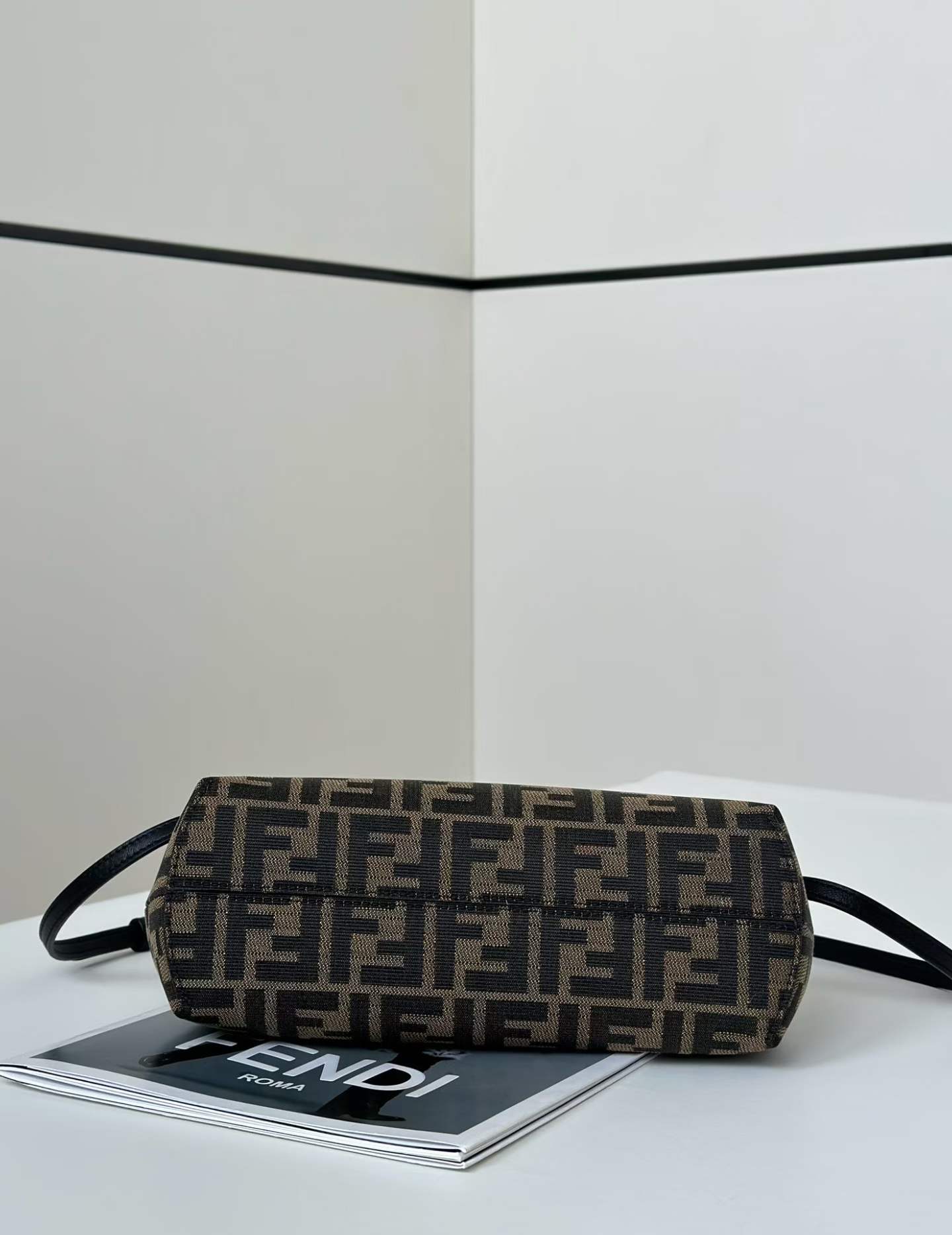 Fendi FIRST Shoulder bag view 4