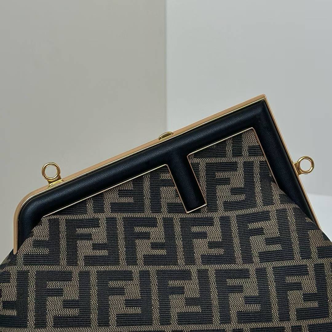 Fendi FIRST Shoulder bag view 5