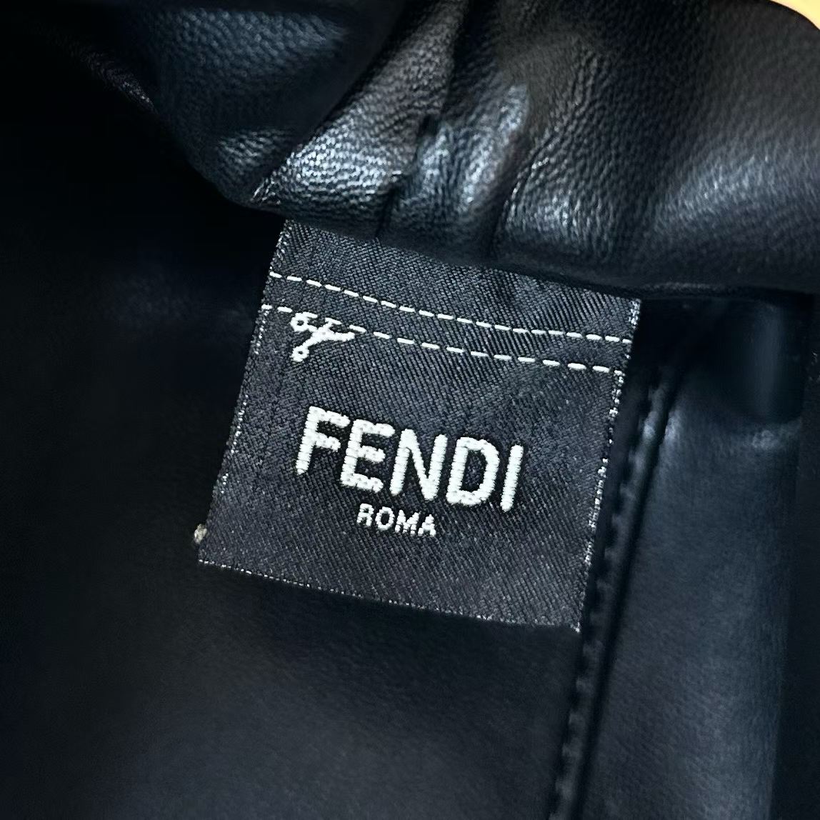 Fendi FIRST Shoulder bag view 6