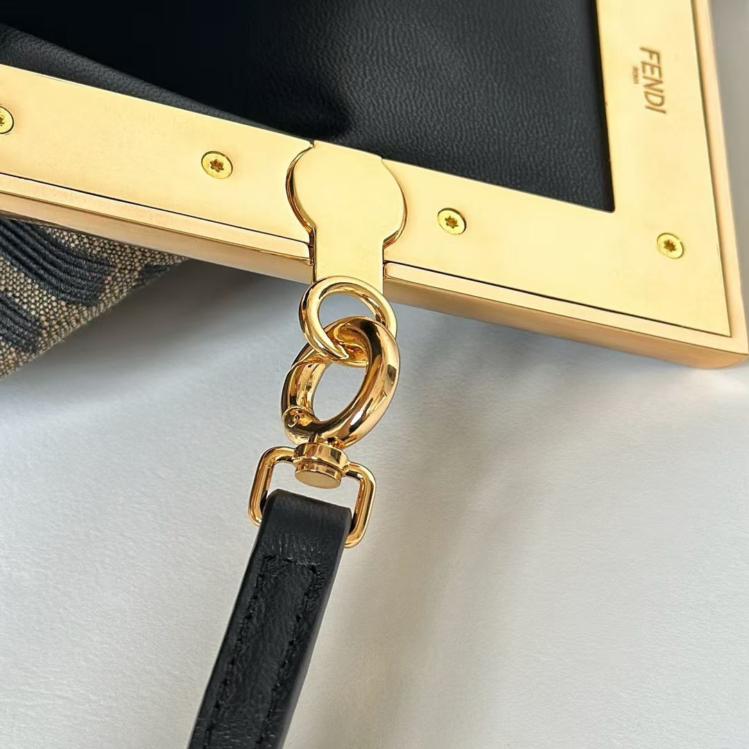 Fendi FIRST Shoulder bag view 8