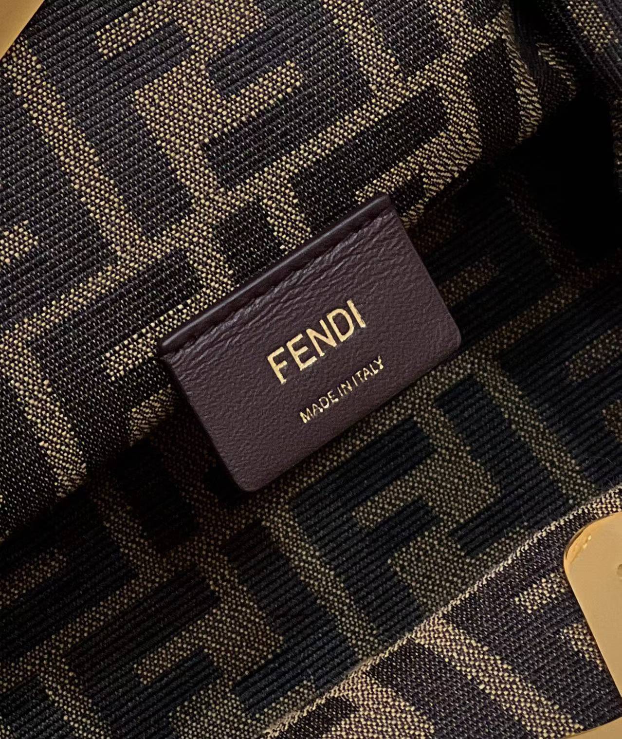 Fendi FIRST Shoulder bag view 7