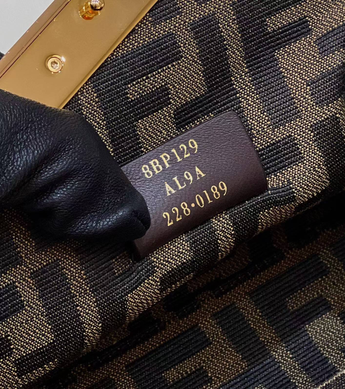 Fendi FIRST Shoulder bag view 8