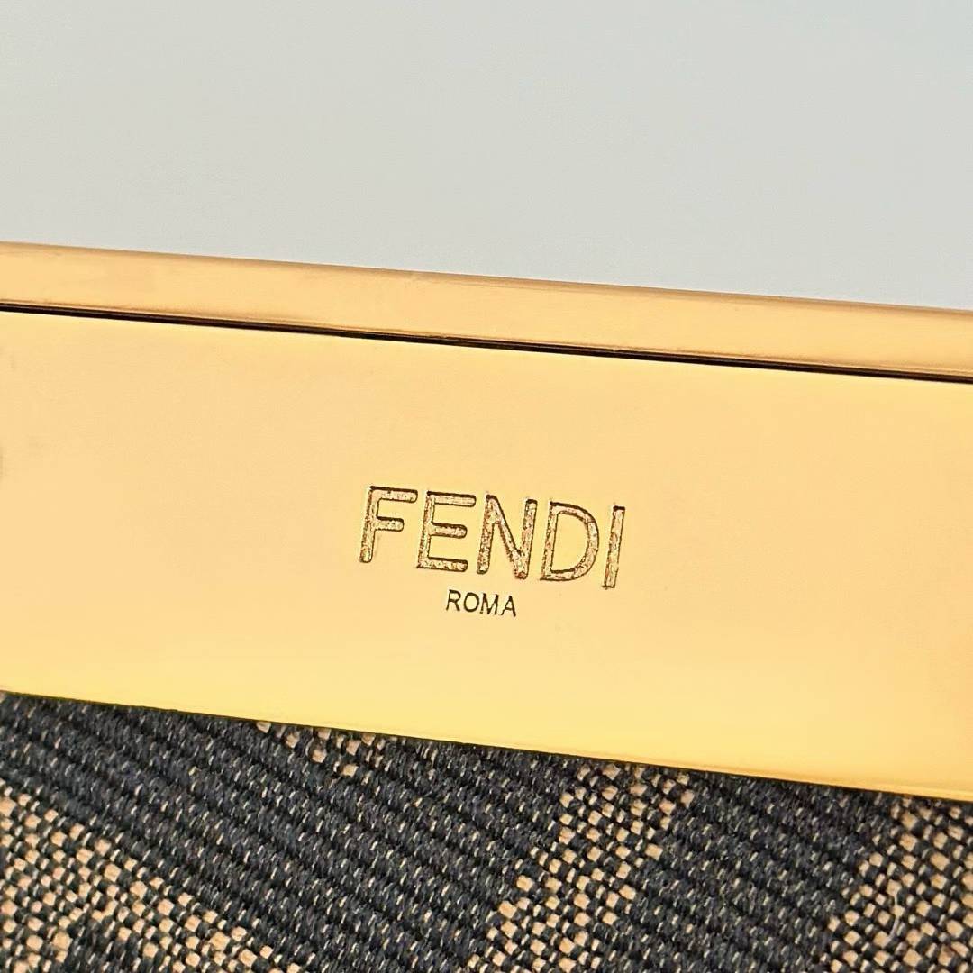 Fendi FIRST Shoulder bag view 15