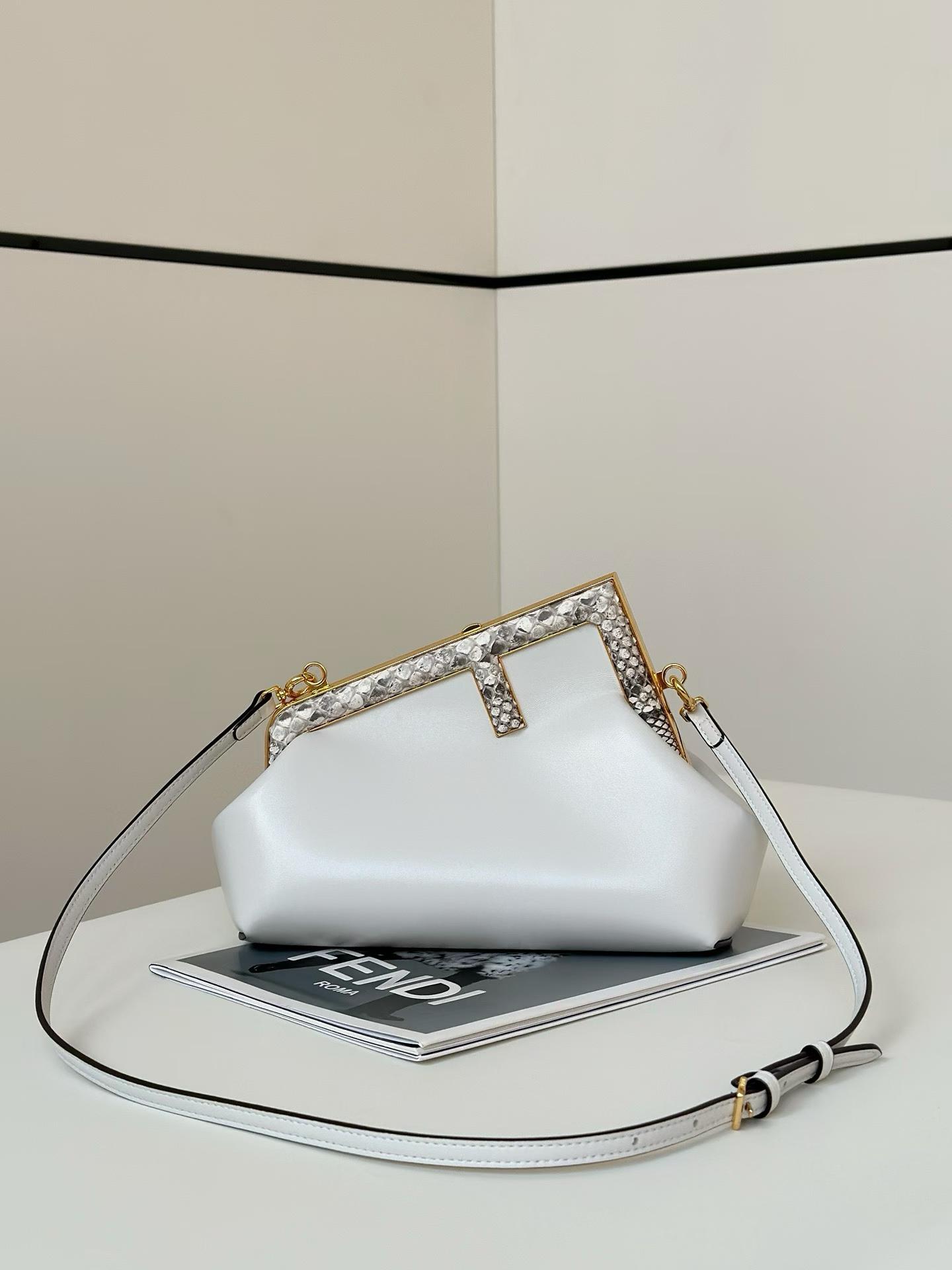 Fendi FIRST Shoulder bag view 2