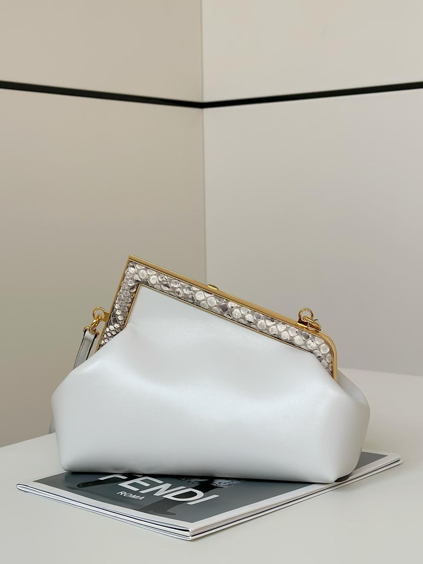 Fendi FIRST Shoulder bag view 3