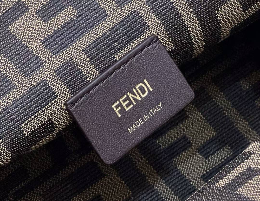 Fendi FIRST Shoulder bag view 7