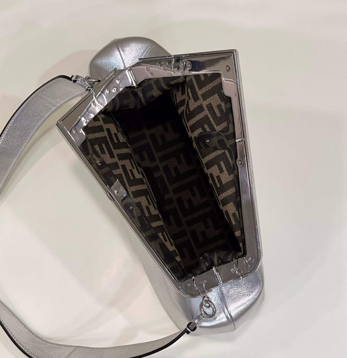 Fendi FIRST Shoulder bag view 9