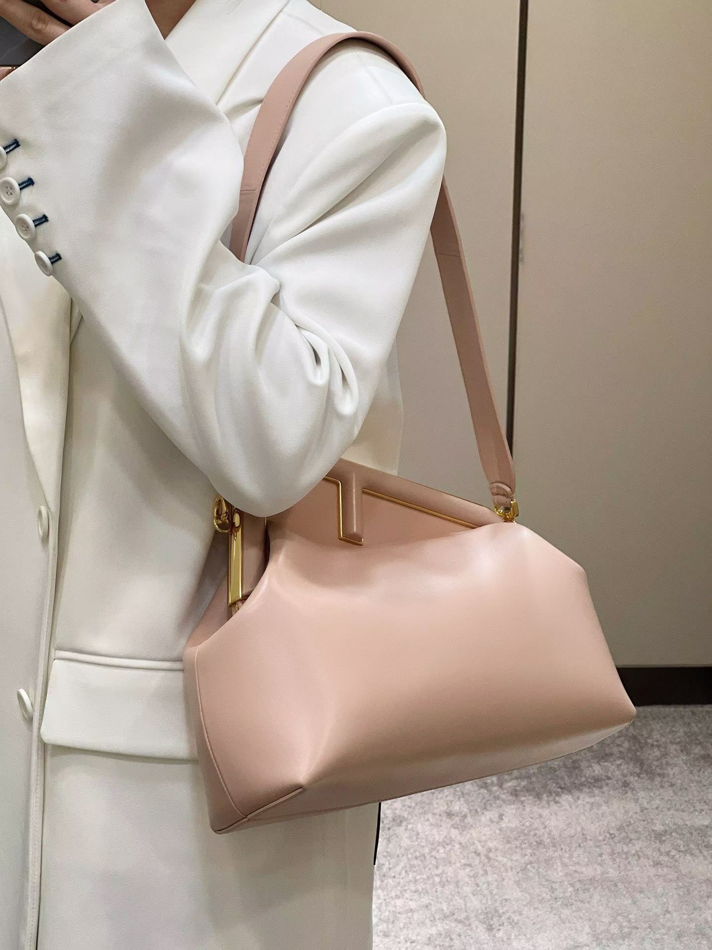 Fendi FIRST Shoulder bag view 1