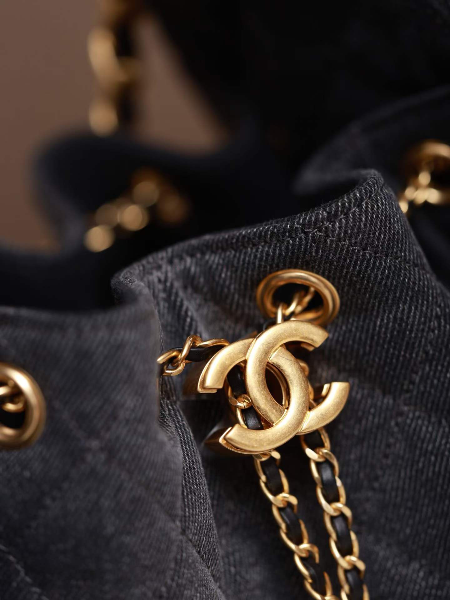 Chanel 25 Small Handbag view 9