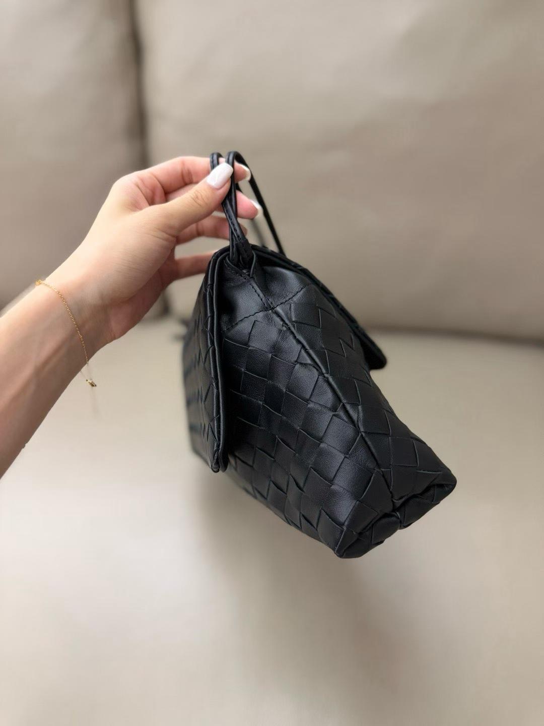 Bottega Veneta Giorno view 2