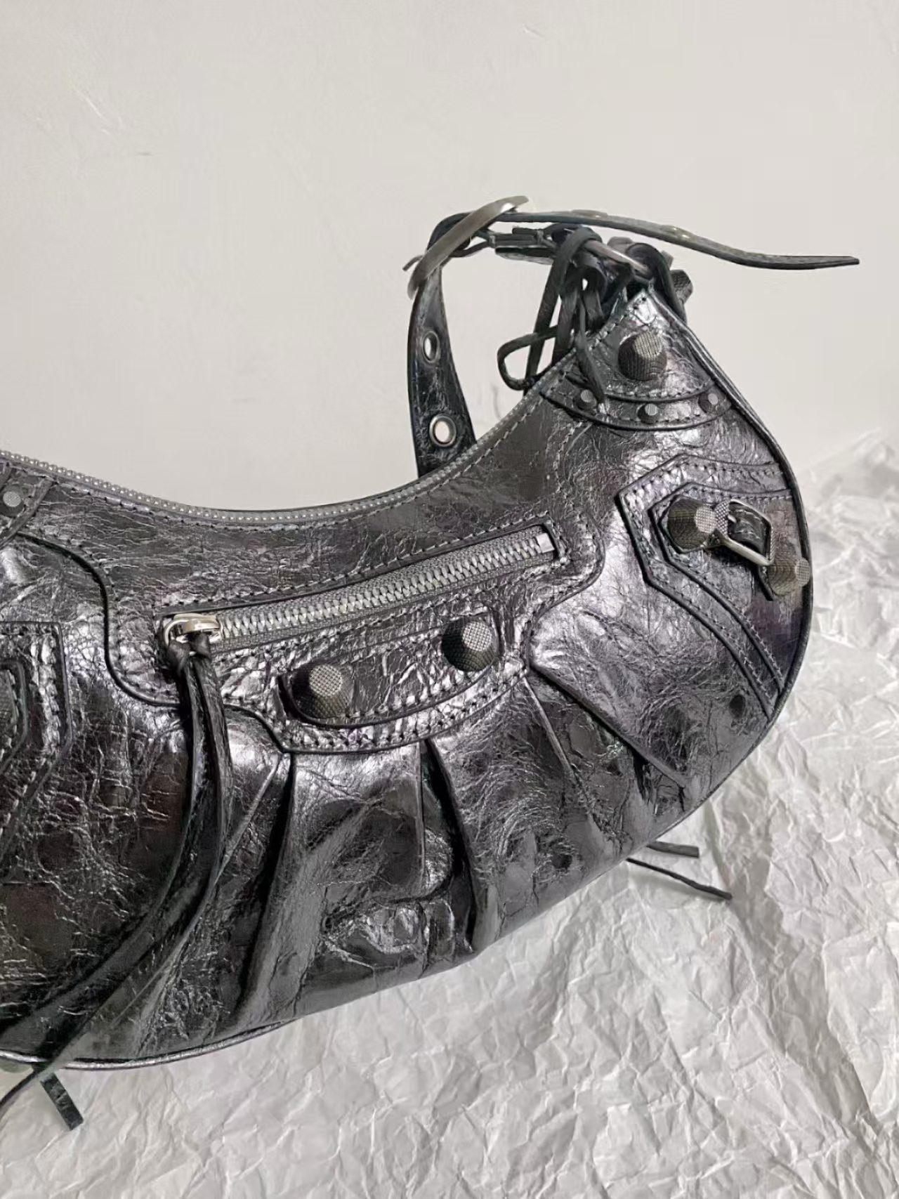 Balenciaga Le Cagolr Bag view 5