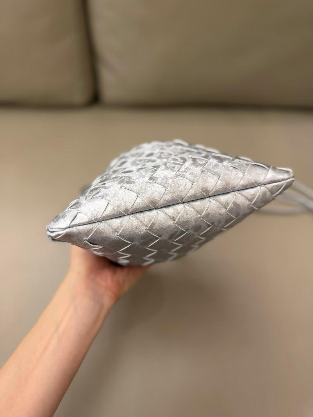 Bottega Veneta Dustbag view 4