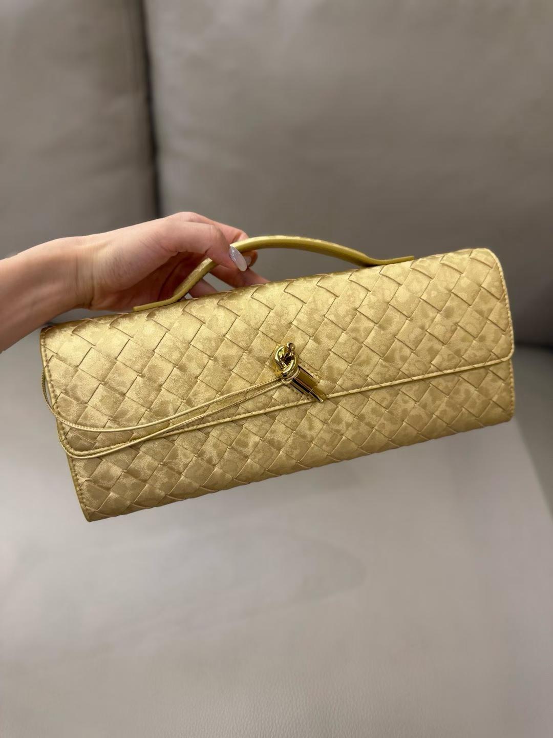 Bottega Veneta Andiamo Clutch view 1